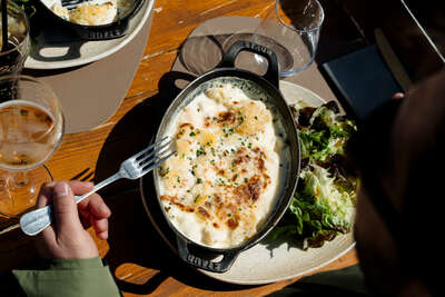 Tartiflette auf der Terrasse in Tignes